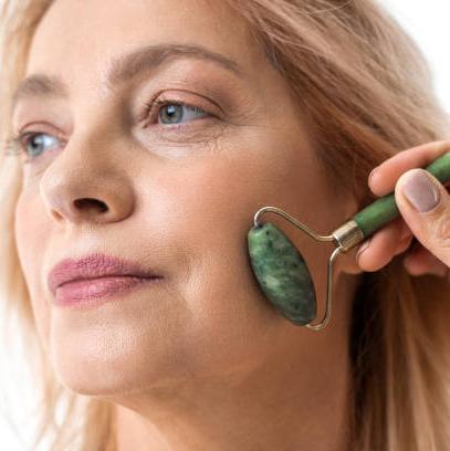 ROULEAU & GUA SHA EN PIERRE DE JADE